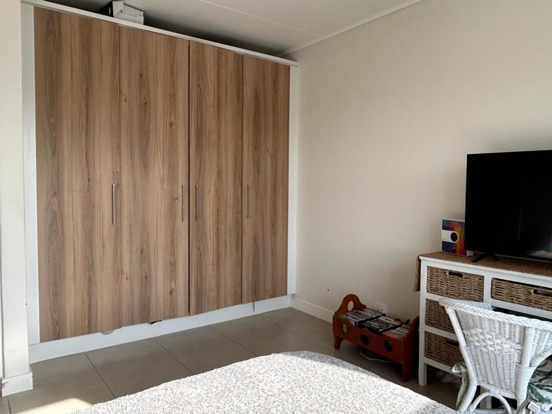 To Let 1 Bedroom Property for Rent in Sandown Western Cape